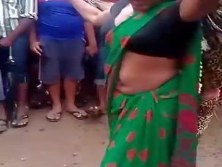 Andhra ล่อใจ femme fatale hor โรแมนติก บน ถนน