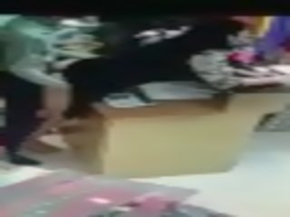 Veikals owner fucked bhabhi uz mall