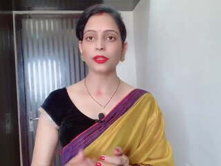 인도의 다목적 bhabhi 착용 황색 saree 에 앞 의. | xhamster