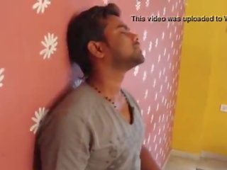 Indisk splendid unge lærer vakker romantikk med student i hjem - wowmoyback