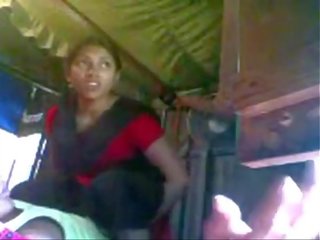 Indiškas jaunas smashing bhabhi šūdas iki devor į miegamasis secretly įrašas - wowmoyback