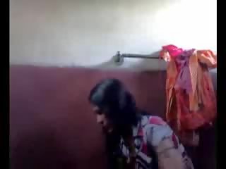 Indiškas jaunas ponia vonia šaudyti jos savarankiškai